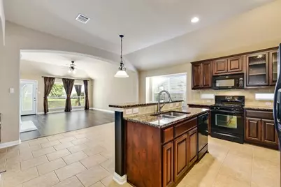 1614 Hidden Springs Path, Round Rock, TX 78665 - Photo 3