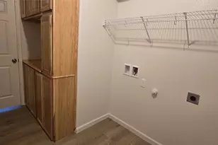 606 Lakemont Dr, Hutto, TX 78634 - Photo 17