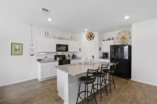 19017 Romano Dr, Elgin, TX 78621 - Photo 15