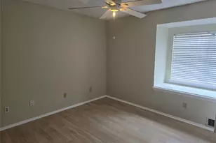 1221 W Hopkins St, San Marcos, TX 78666 - Photo 9