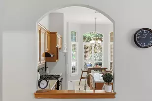 409 E Austin Ave, Round Rock, TX 78664 - Photo 11