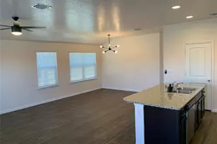 606 Quarton Dr, Hutto, TX 78634 - Photo 5