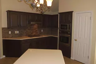 8916 Colberg Dr, Austin, TX 78749 - Photo 9