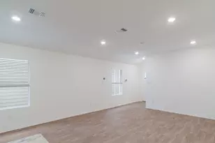 313 El Seibo Ln, Bastrop, TX 78602 - Photo 5