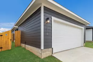 313 El Seibo Ln, Bastrop, TX 78602 - Photo 17