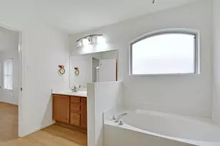 8605 Ganttcrest Dr, Austin, TX 78749 - Photo 17