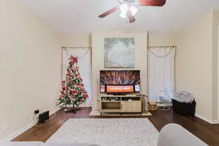 1910 Robbins Pl, Austin, TX 78705 - Photo 3