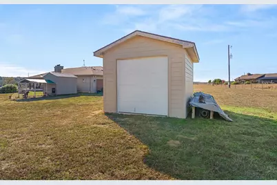 209 Stonehouse Drive, Liberty Hill, TX 78642 - Photo 35