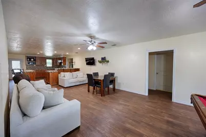 113 Thiele Drive, Yoakum, TX 77995 - Photo 9