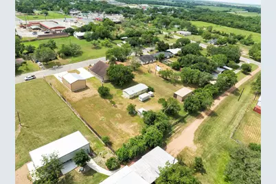 113 Thiele Drive, Yoakum, TX 77995 - Photo 35