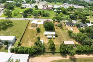 113 Thiele Dr, Yoakum, TX 77995 - Photo 33