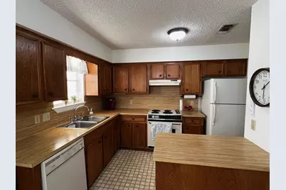 240 S Reed Circle, La Grange, TX 78945 - Photo 5