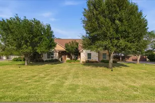 111 Axis Trail, Bastrop, TX 78602 - Photo 5