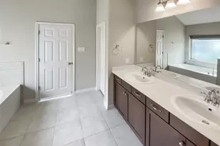 22621 Fountaingrass Ln, Lago Vista, TX 78645 - Photo 17