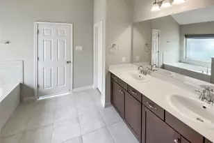 22621 Fountaingrass Ln, Lago Vista, TX 78645 - Photo 17