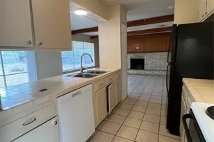 1002 Hillyer St, San Marcos, TX 78666 - Photo 3