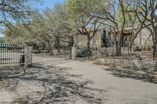 3018 S 1st St, Austin, TX 78704 - Photo 23