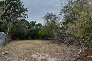 207 Singleton Dr, Spicewood, TX 78669 - Photo 1