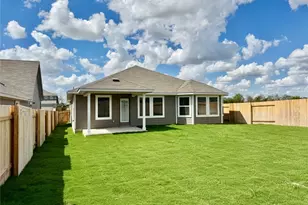 203 Coopers Hawk Crst, Cedar Creek, TX 78612 - Photo 5