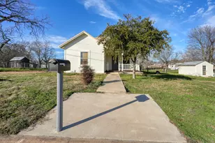 305 W Tarrant St, Llano, TX 78643 - Photo 5