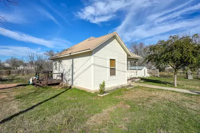305 W Tarrant Street, Llano, TX 78643 - Photo 5