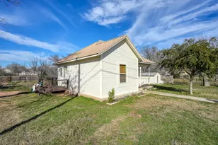 305 W Tarrant St, Llano, TX 78643 - Photo 5