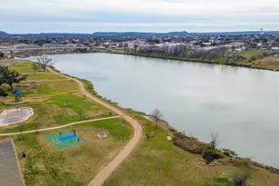 305 W Tarrant St, Llano, TX 78643 - Photo 23