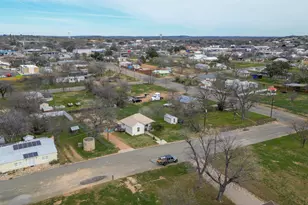 305 W Tarrant St, Llano, TX 78643 - Photo 23