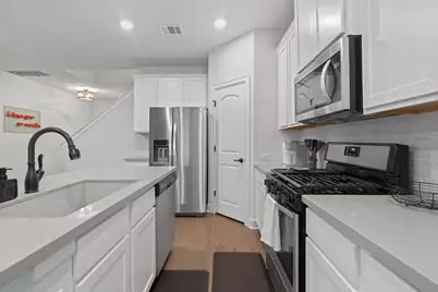 6113 Dumfries Lane, Austin, TX 78744 - Photo 23