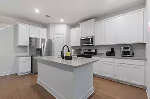6113 Dumfries Ln, Austin, TX 78744 - Photo 25