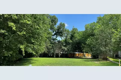 1307 Loma Drive, Austin, TX 78741 - Photo 3