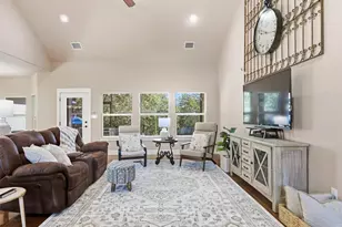 138 Wood Hollow Ct, Bastrop, TX 78602 - Photo 5