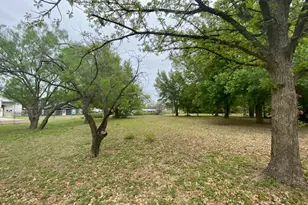 522 Circle Dr, Sunrise Beach, TX 78643 - Photo 5