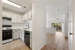 1411 N Gracy Farms Ln N, Austin, TX 78758 - Photo 11
