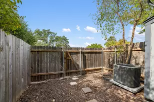 1411 N Gracy Farms Ln N, Austin, TX 78758 - Photo 3