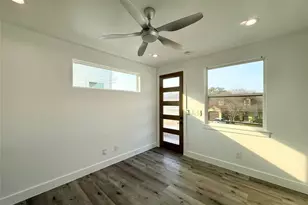 3919 E 16th St, Austin, TX 78721 - Photo 7