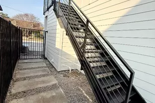 3919 E 16th St, Austin, TX 78721 - Photo 3