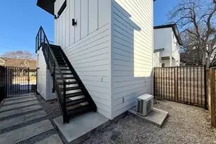 3919 E 16th St, Austin, TX 78721 - Photo 11