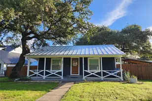 506 S Church St, Lockhart, TX 78644 - Photo 1