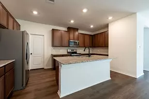 250 Auburn St, Kyle, TX 78640 - Photo 5