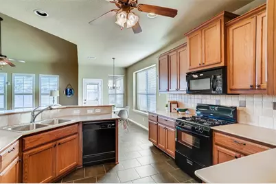 2409 Dovetail Street, Pflugerville, TX 78660 - Photo 5