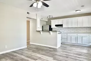 7304 Twin Crest Dr, Austin, TX 78752 - Photo 3
