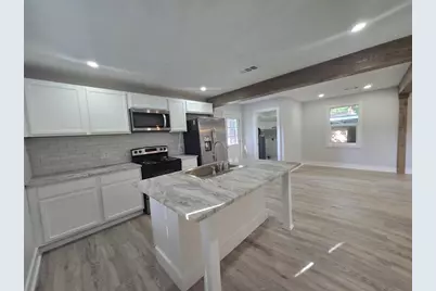 802 Front Street, Columbus, TX 78943 - Photo 9