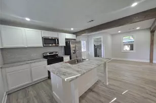 802 Front St, Columbus, TX 78943 - Photo 9