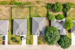 110 Loon Dr, Bastrop, TX 78602 - Photo 5