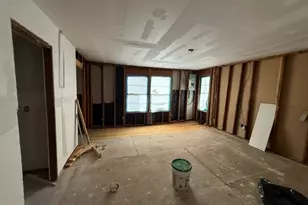 1702 Perez St, Austin, TX 78721 - Photo 9