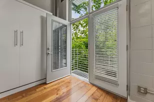 1305 E 6th St, Austin, TX 78702 - Photo 23