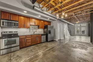 1305 E 6th St, Austin, TX 78702 - Photo 11