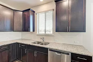 201 Pivot Dr, Taylor, TX 76574 - Photo 9