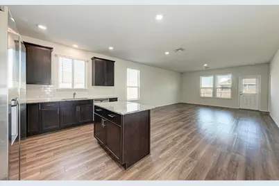 201 Pivot Drive, Taylor, TX 76574 - Photo 5